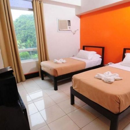 Negrense Suites Bacolod Bagian luar foto