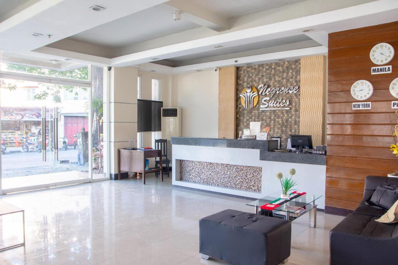 Negrense Suites Bacolod Bagian luar foto