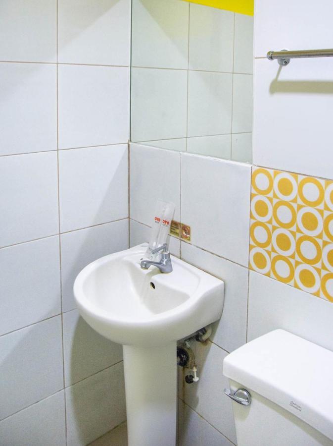 Negrense Suites Bacolod Bagian luar foto